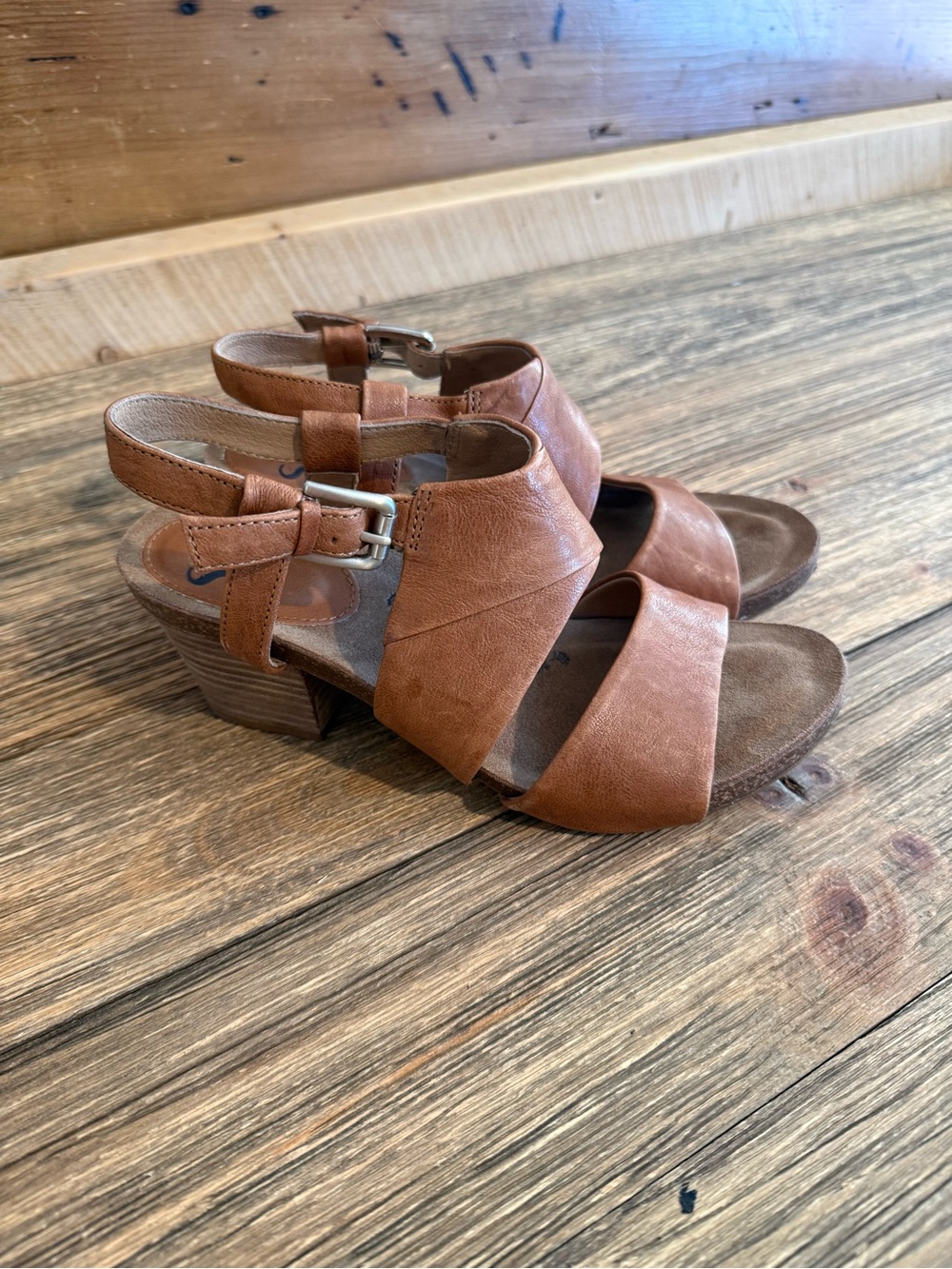 Women’s Soffit Brown Leather Mid-Heel Sandals
